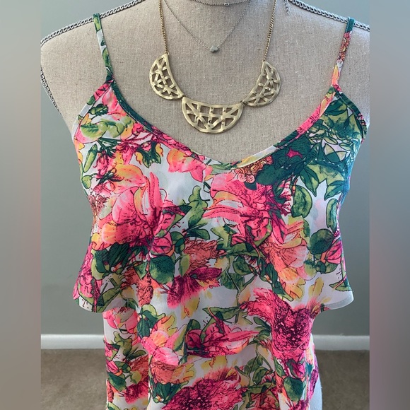 Astr woman’s crop top. - Picture 3 of 7